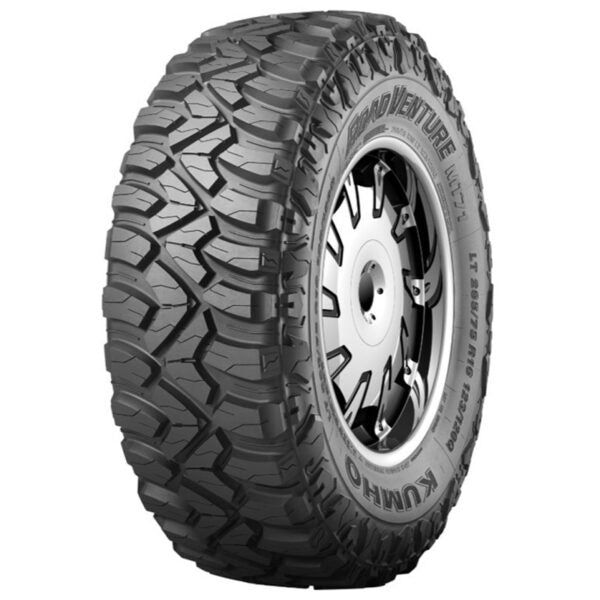 275 65 20 Kumho Road Venture  123Q MT71